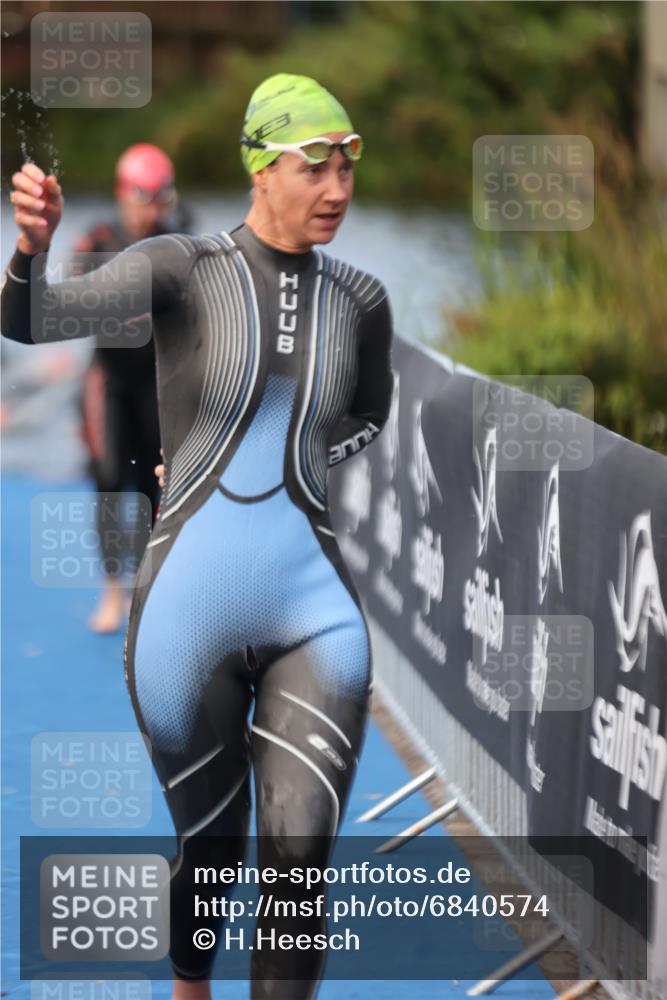 25.08.2024 - Elbe Triathlon Hamburg H.Heesch http://msf.ph/oto/6840574 25.08.2024 08:44:14 Schwimmen 134, 139, 145, 152, 172, 186 meine-sportfotos.de