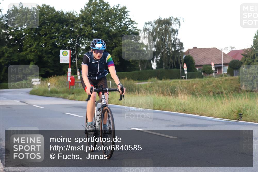 25.08.2024 - Elbe Triathlon Hamburg Fuchs,  Jonas http://msf.ph/oto/6840585 25.08.2024 08:56:45 Radfahren 131, 35, 154, 150, 94 meine-sportfotos.de