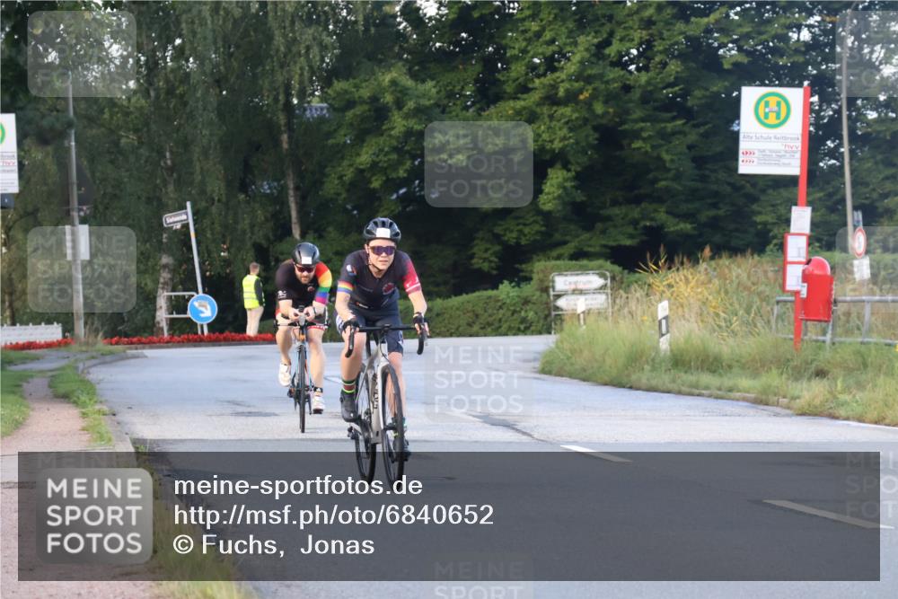 25.08.2024 - Elbe Triathlon Hamburg Fuchs,  Jonas http://msf.ph/oto/6840652 25.08.2024 08:56:49 Radfahren 154, 150, 94, 46 meine-sportfotos.de
