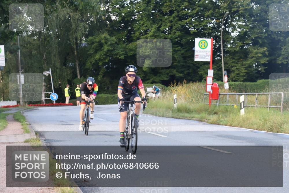 25.08.2024 - Elbe Triathlon Hamburg Fuchs,  Jonas http://msf.ph/oto/6840666 25.08.2024 08:56:49 Radfahren 154, 150, 94, 46 meine-sportfotos.de