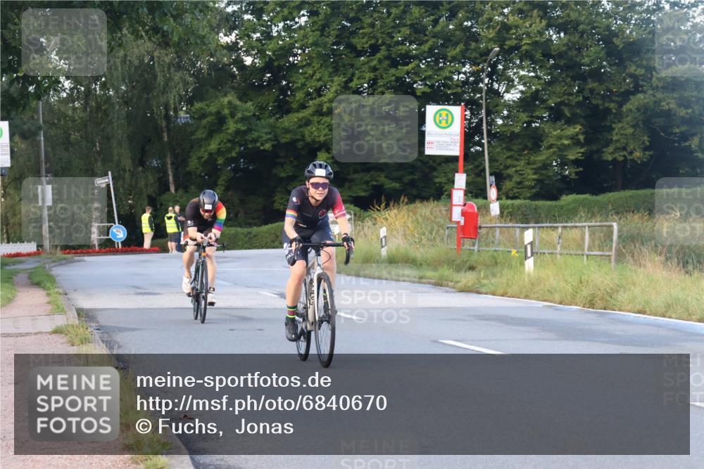 25.08.2024 - Elbe Triathlon Hamburg Fuchs,  Jonas http://msf.ph/oto/6840670 25.08.2024 08:56:50 Radfahren 154, 150, 94, 46 meine-sportfotos.de