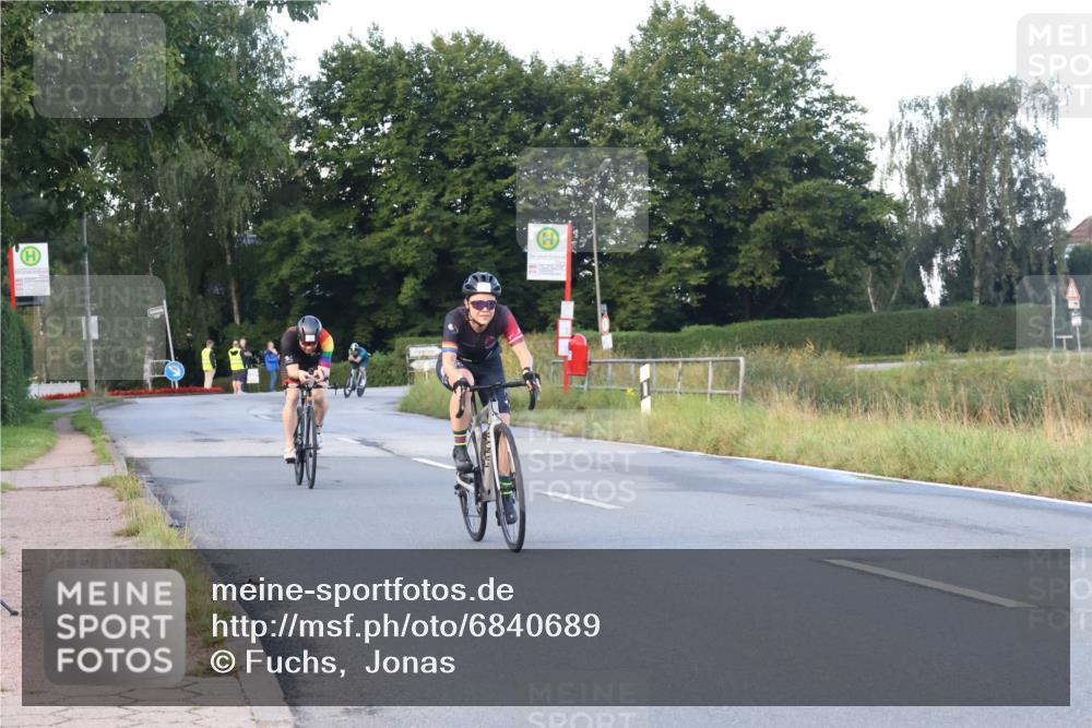 25.08.2024 - Elbe Triathlon Hamburg Fuchs,  Jonas http://msf.ph/oto/6840689 25.08.2024 08:56:50 Radfahren 154, 150, 94, 46 meine-sportfotos.de