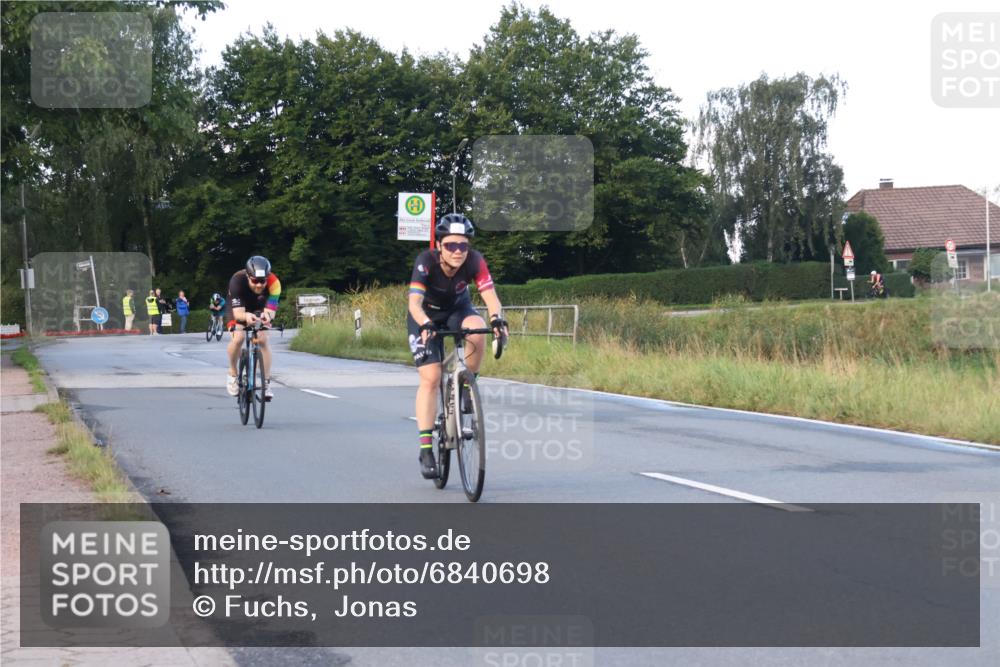 25.08.2024 - Elbe Triathlon Hamburg Fuchs,  Jonas http://msf.ph/oto/6840698 25.08.2024 08:56:50 Radfahren 154, 150, 94, 46 meine-sportfotos.de