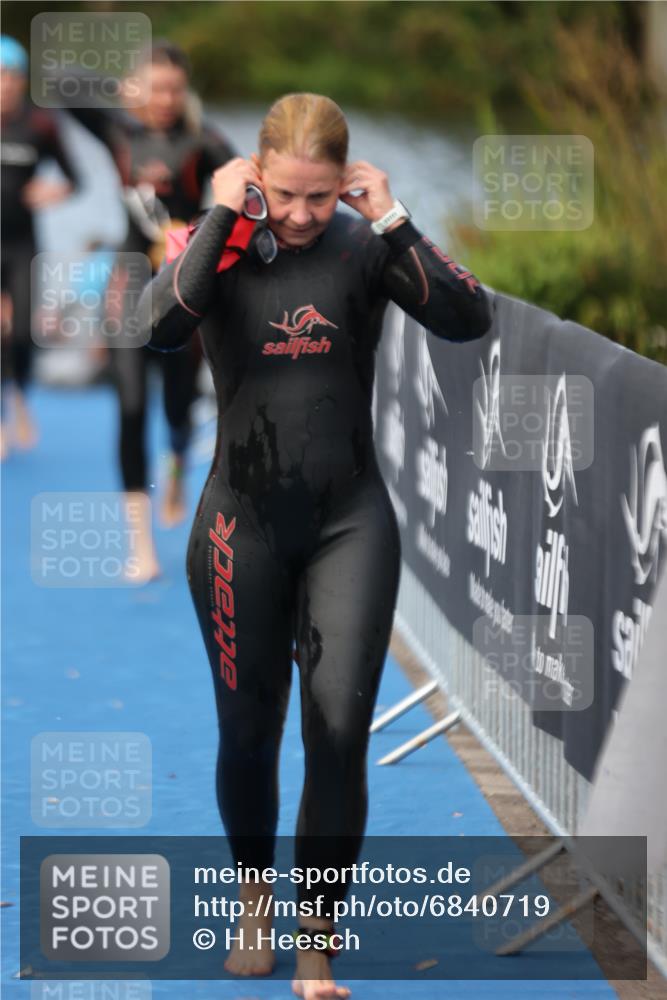 25.08.2024 - Elbe Triathlon Hamburg H.Heesch http://msf.ph/oto/6840719 25.08.2024 08:44:18 Schwimmen 80, 134, 139, 145, 152, 161, 172, 186 meine-sportfotos.de