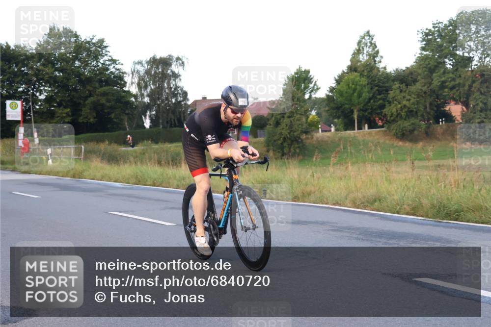 25.08.2024 - Elbe Triathlon Hamburg Fuchs,  Jonas http://msf.ph/oto/6840720 25.08.2024 08:56:51 Radfahren 154, 150, 94, 46 meine-sportfotos.de
