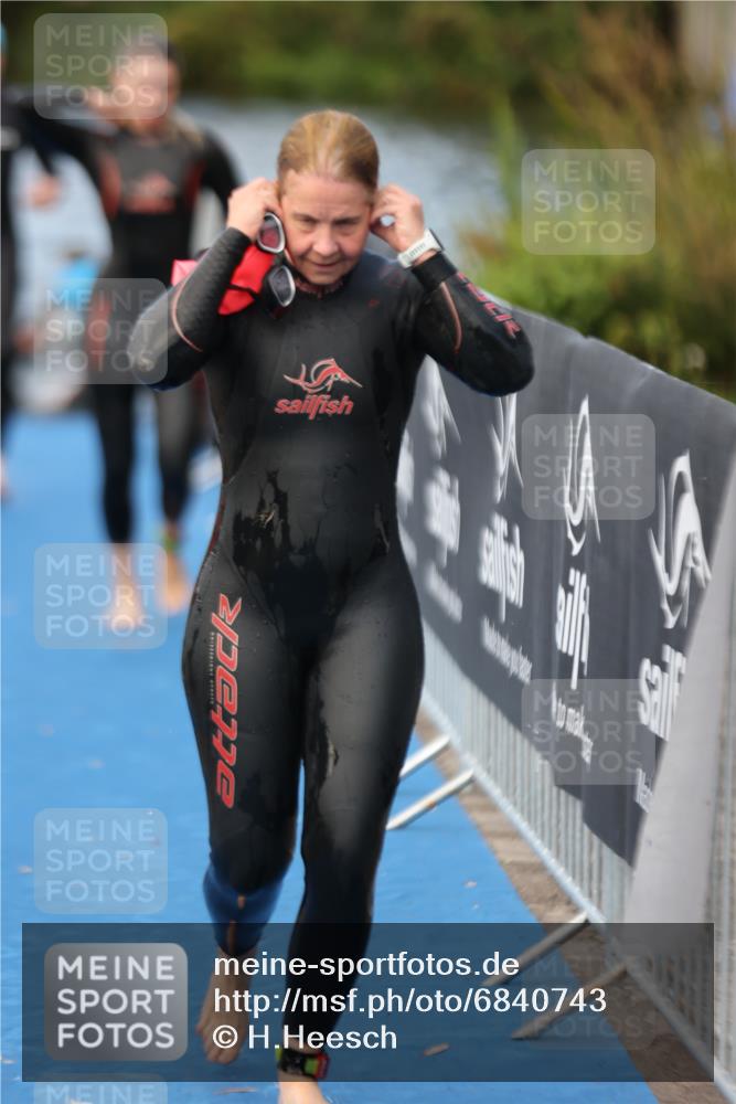 25.08.2024 - Elbe Triathlon Hamburg H.Heesch http://msf.ph/oto/6840743 25.08.2024 08:44:19 Schwimmen 80, 134, 139, 145, 152, 161, 172, 186 meine-sportfotos.de