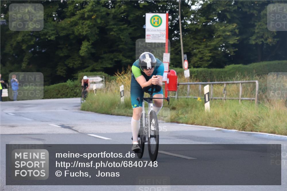 25.08.2024 - Elbe Triathlon Hamburg Fuchs,  Jonas http://msf.ph/oto/6840748 25.08.2024 08:56:55 Radfahren 150, 94, 46, 86 meine-sportfotos.de