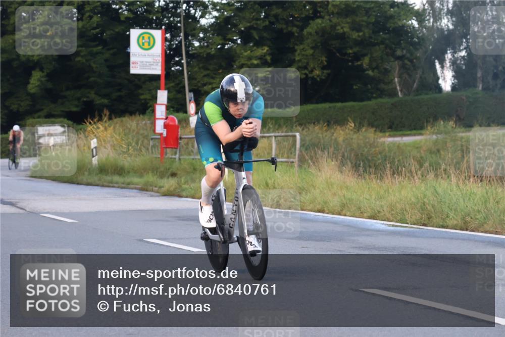 25.08.2024 - Elbe Triathlon Hamburg Fuchs,  Jonas http://msf.ph/oto/6840761 25.08.2024 08:56:55 Radfahren 150, 94, 46, 86 meine-sportfotos.de