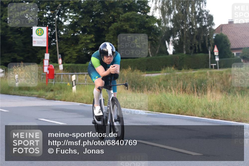 25.08.2024 - Elbe Triathlon Hamburg Fuchs,  Jonas http://msf.ph/oto/6840769 25.08.2024 08:56:56 Radfahren 150, 94, 46, 86 meine-sportfotos.de