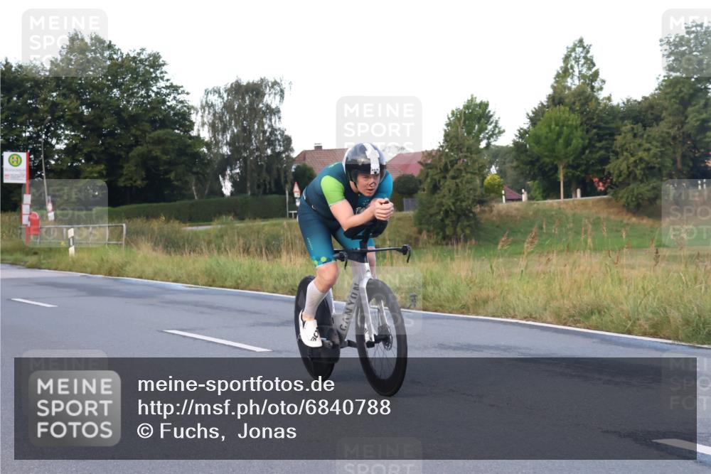 25.08.2024 - Elbe Triathlon Hamburg Fuchs,  Jonas http://msf.ph/oto/6840788 25.08.2024 08:56:56 Radfahren 150, 94, 46, 86 meine-sportfotos.de