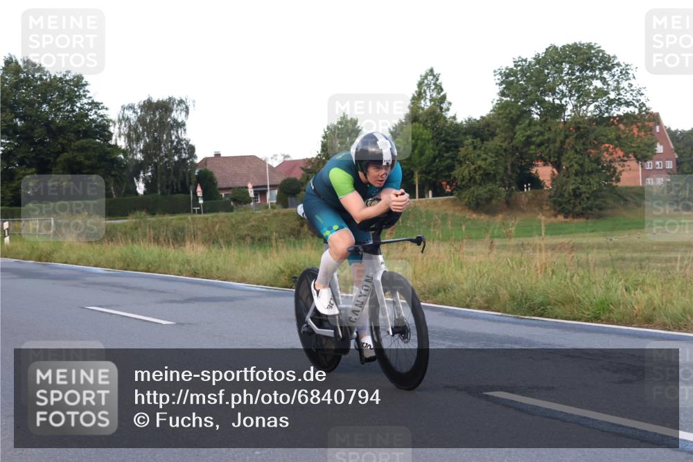25.08.2024 - Elbe Triathlon Hamburg Fuchs,  Jonas http://msf.ph/oto/6840794 25.08.2024 08:56:56 Radfahren 150, 94, 46, 86 meine-sportfotos.de