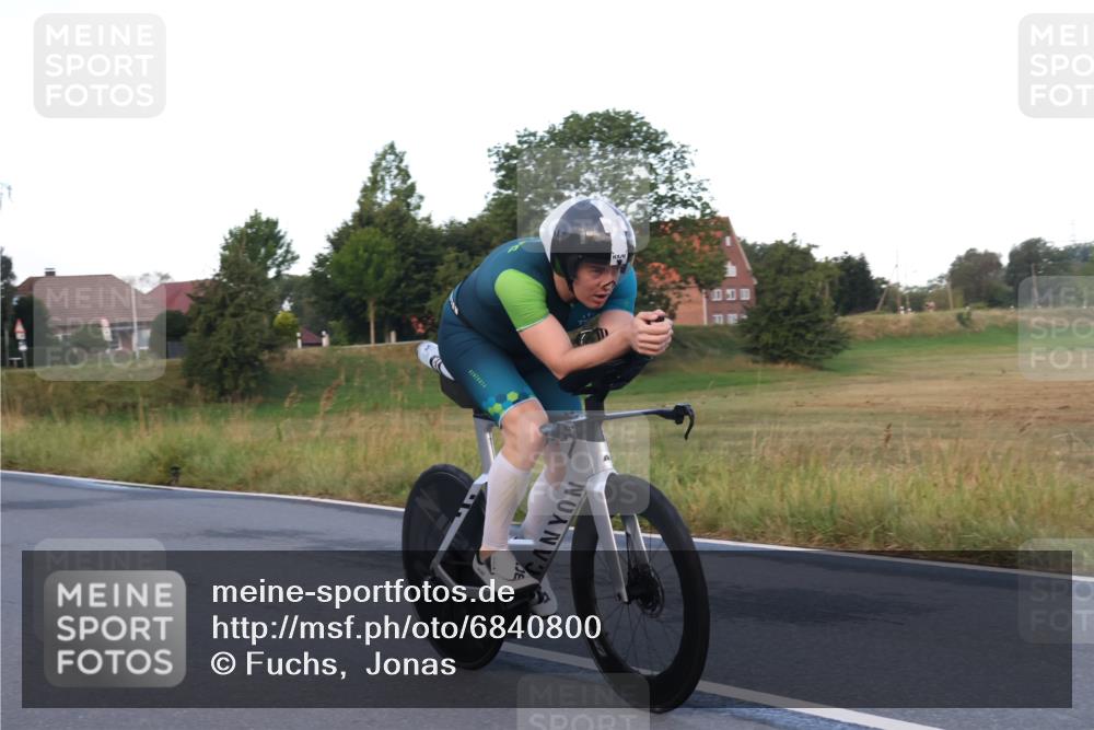 25.08.2024 - Elbe Triathlon Hamburg Fuchs,  Jonas http://msf.ph/oto/6840800 25.08.2024 08:56:56 Radfahren 150, 94, 46, 86 meine-sportfotos.de