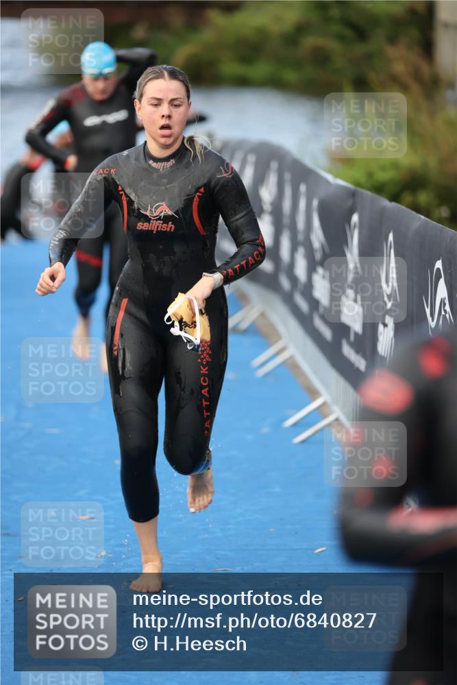 25.08.2024 - Elbe Triathlon Hamburg H.Heesch http://msf.ph/oto/6840827 25.08.2024 08:44:21 Schwimmen 80, 134, 139, 145, 152, 161, 172, 186 meine-sportfotos.de