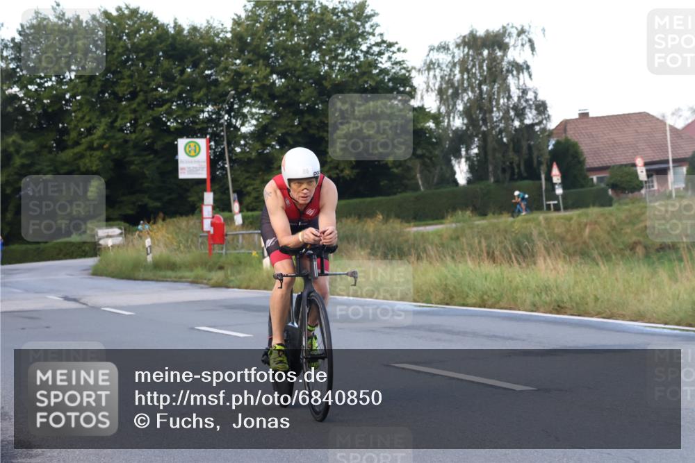 25.08.2024 - Elbe Triathlon Hamburg Fuchs,  Jonas http://msf.ph/oto/6840850 25.08.2024 08:57:01 Radfahren 46, 86 meine-sportfotos.de