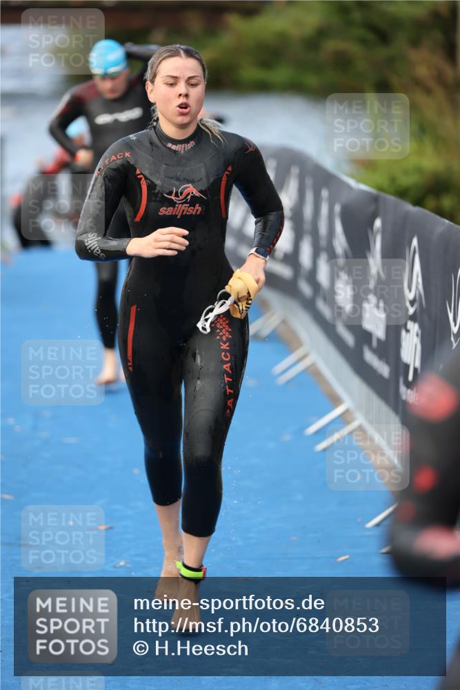 25.08.2024 - Elbe Triathlon Hamburg H.Heesch http://msf.ph/oto/6840853 25.08.2024 08:44:21 Schwimmen 80, 134, 139, 145, 152, 161, 172, 186 meine-sportfotos.de
