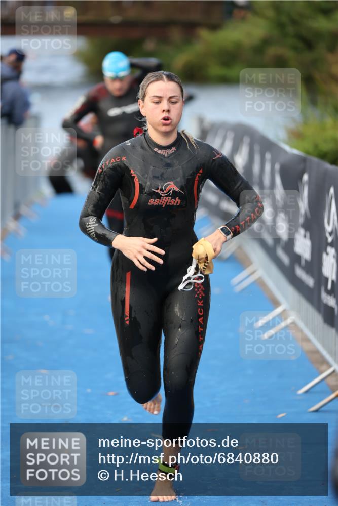 25.08.2024 - Elbe Triathlon Hamburg H.Heesch http://msf.ph/oto/6840880 25.08.2024 08:44:22 Schwimmen 80, 120, 134, 139, 145, 152, 161, 166, 172, 186 meine-sportfotos.de