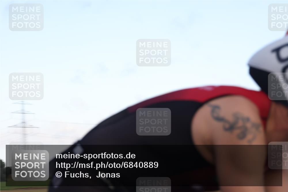 25.08.2024 - Elbe Triathlon Hamburg Fuchs,  Jonas http://msf.ph/oto/6840889 25.08.2024 08:57:02 Radfahren 86 meine-sportfotos.de