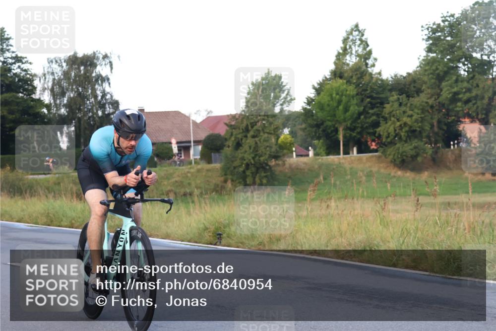 25.08.2024 - Elbe Triathlon Hamburg Fuchs,  Jonas http://msf.ph/oto/6840954 25.08.2024 08:57:10 Radfahren 165, 45, 193, 130 meine-sportfotos.de