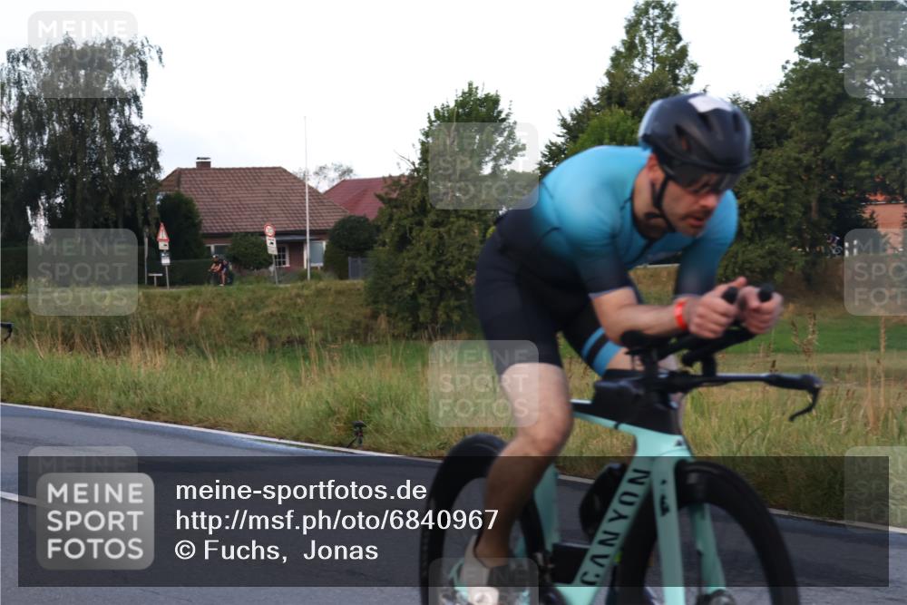 25.08.2024 - Elbe Triathlon Hamburg Fuchs,  Jonas http://msf.ph/oto/6840967 25.08.2024 08:57:11 Radfahren 165, 45, 193, 130 meine-sportfotos.de