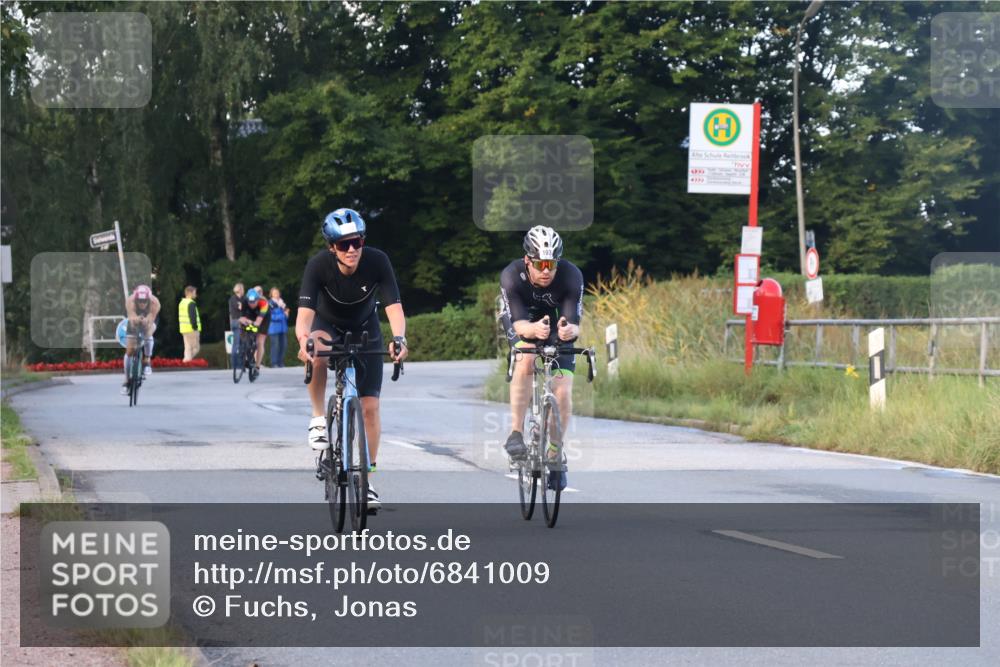 25.08.2024 - Elbe Triathlon Hamburg Fuchs,  Jonas http://msf.ph/oto/6841009 25.08.2024 08:57:14 Radfahren 165, 45, 193, 130, 74, 52 meine-sportfotos.de
