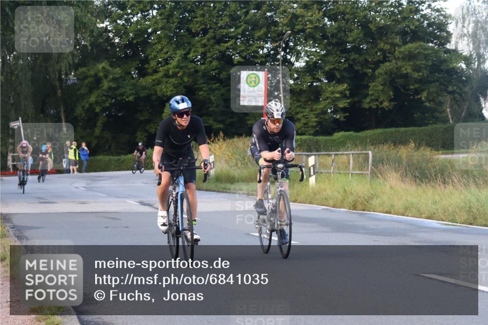 25.08.2024 - Elbe Triathlon Hamburg Fuchs,  Jonas http://msf.ph/oto/6841035 25.08.2024 08:57:15 Radfahren 165, 45, 193, 130, 74, 52 meine-sportfotos.de