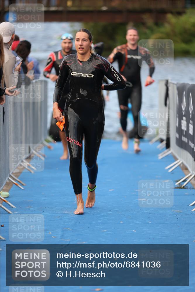 25.08.2024 - Elbe Triathlon Hamburg H.Heesch http://msf.ph/oto/6841036 25.08.2024 08:44:28 Schwimmen 80, 120, 124, 134, 139, 145, 152, 161, 166, 172, 186, 188, 197 meine-sportfotos.de