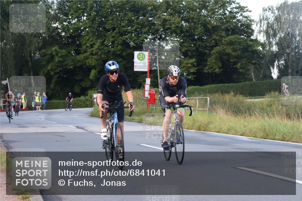 25.08.2024 - Elbe Triathlon Hamburg Fuchs,  Jonas http://msf.ph/oto/6841041 25.08.2024 08:57:15 Radfahren 165, 45, 193, 130, 74, 52 meine-sportfotos.de