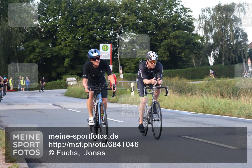 25.08.2024 - Elbe Triathlon Hamburg Fuchs,  Jonas http://msf.ph/oto/6841046 25.08.2024 08:57:15 Radfahren 165, 45, 193, 130, 74, 52 meine-sportfotos.de