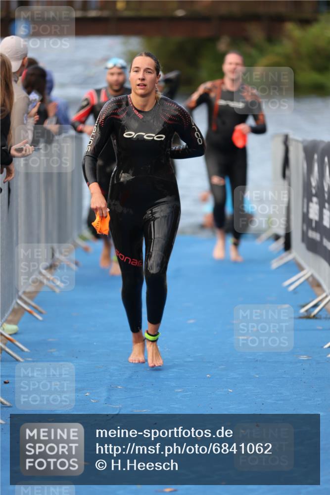 25.08.2024 - Elbe Triathlon Hamburg H.Heesch http://msf.ph/oto/6841062 25.08.2024 08:44:28 Schwimmen 80, 120, 124, 134, 139, 145, 152, 161, 166, 172, 186, 188, 197 meine-sportfotos.de