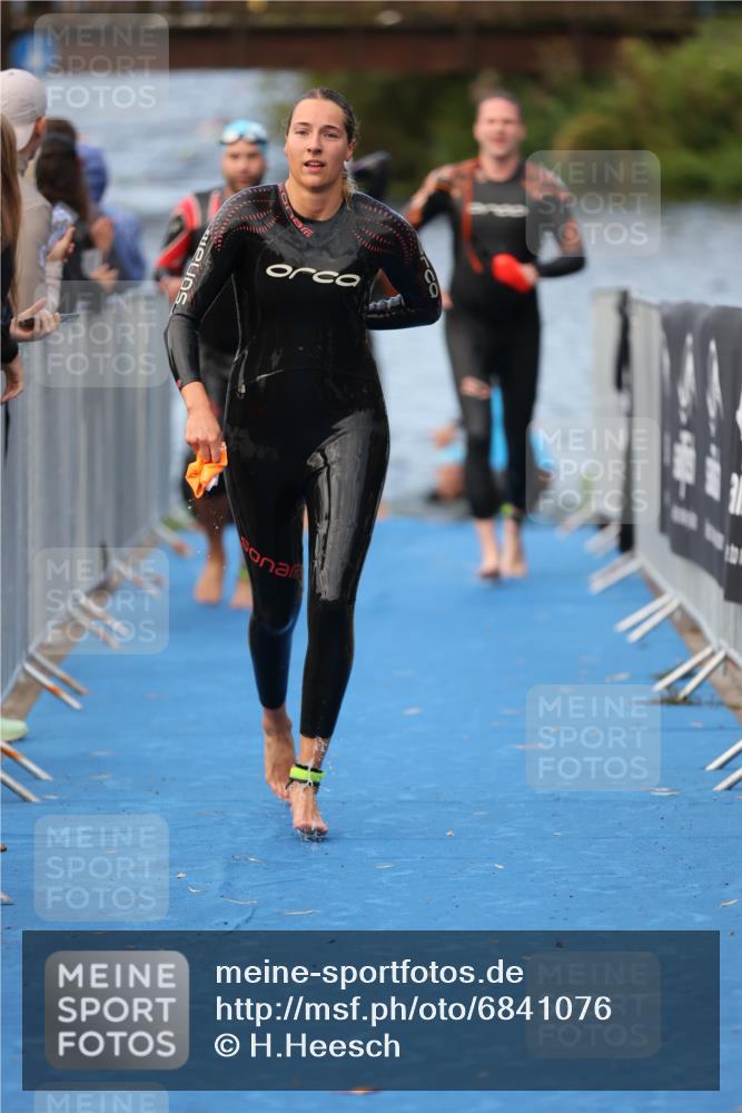 25.08.2024 - Elbe Triathlon Hamburg H.Heesch http://msf.ph/oto/6841076 25.08.2024 08:44:29 Schwimmen 80, 120, 124, 134, 139, 145, 152, 161, 166, 186, 188, 197 meine-sportfotos.de