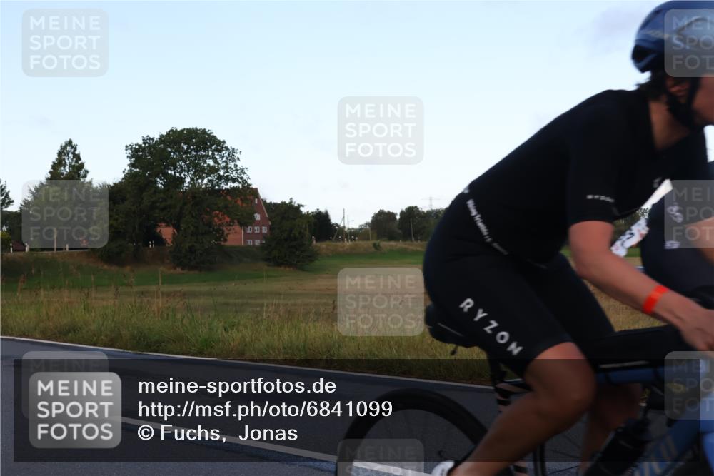 25.08.2024 - Elbe Triathlon Hamburg Fuchs,  Jonas http://msf.ph/oto/6841099 25.08.2024 08:57:17 Radfahren 193, 130, 74, 52, 61 meine-sportfotos.de