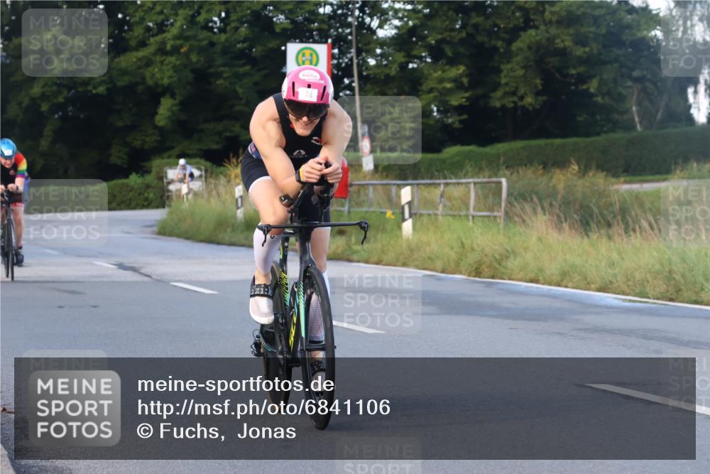 25.08.2024 - Elbe Triathlon Hamburg Fuchs,  Jonas http://msf.ph/oto/6841106 25.08.2024 08:57:18 Radfahren 193, 130, 74, 52, 61 meine-sportfotos.de