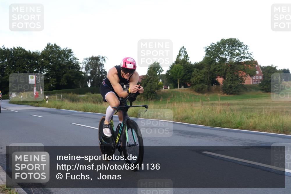 25.08.2024 - Elbe Triathlon Hamburg Fuchs,  Jonas http://msf.ph/oto/6841136 25.08.2024 08:57:19 Radfahren 193, 130, 74, 52, 61 meine-sportfotos.de