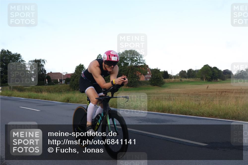 25.08.2024 - Elbe Triathlon Hamburg Fuchs,  Jonas http://msf.ph/oto/6841141 25.08.2024 08:57:19 Radfahren 193, 130, 74, 52, 61 meine-sportfotos.de