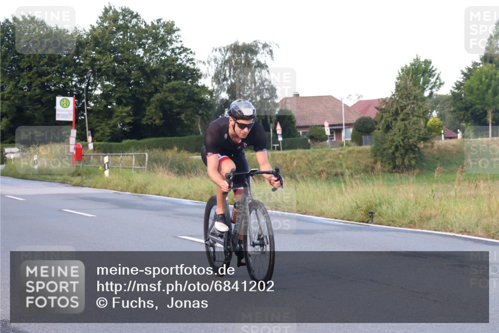 25.08.2024 - Elbe Triathlon Hamburg Fuchs,  Jonas http://msf.ph/oto/6841202 25.08.2024 08:57:23 Radfahren 74, 52, 61, 194, 138 meine-sportfotos.de