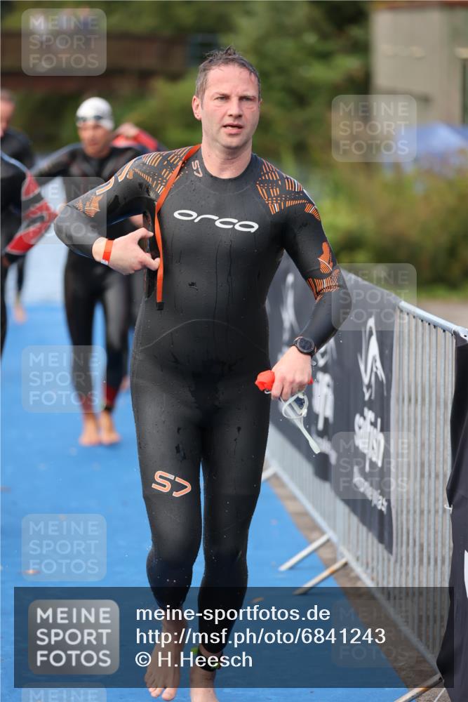 25.08.2024 - Elbe Triathlon Hamburg H.Heesch http://msf.ph/oto/6841243 25.08.2024 08:44:34 Schwimmen 80, 120, 124, 134, 145, 152, 161, 166, 186, 188, 197 meine-sportfotos.de