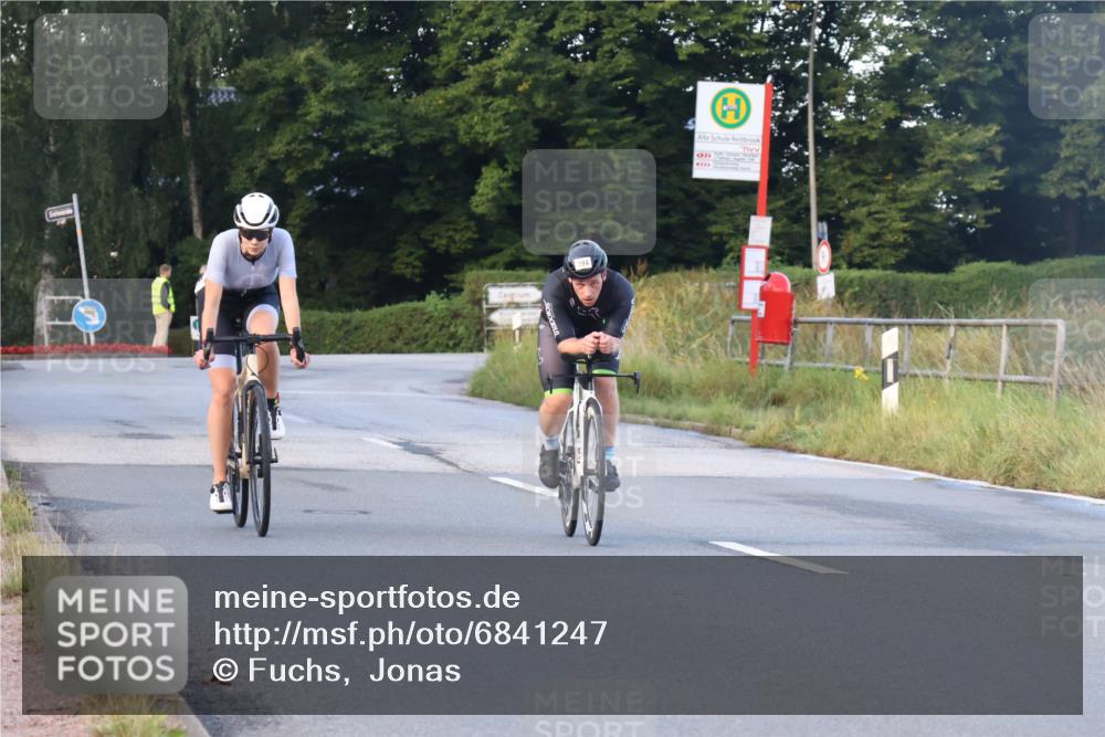 25.08.2024 - Elbe Triathlon Hamburg Fuchs,  Jonas http://msf.ph/oto/6841247 25.08.2024 08:57:26 Radfahren 52, 61, 194, 138 meine-sportfotos.de