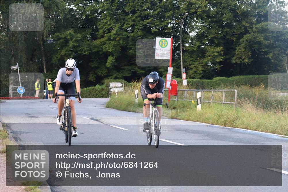 25.08.2024 - Elbe Triathlon Hamburg Fuchs,  Jonas http://msf.ph/oto/6841264 25.08.2024 08:57:26 Radfahren 52, 61, 194, 138 meine-sportfotos.de