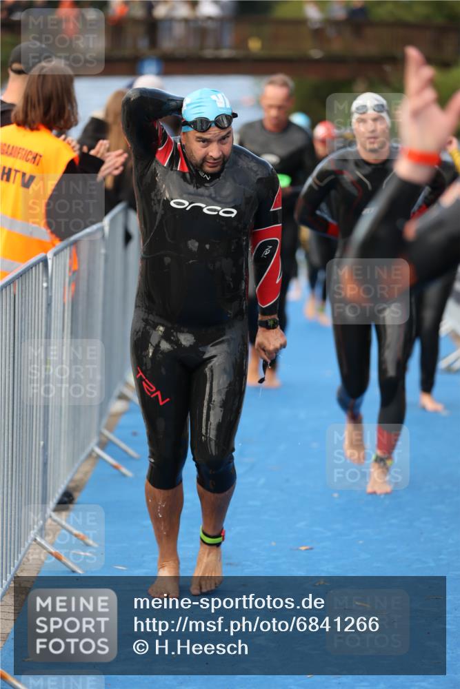 25.08.2024 - Elbe Triathlon Hamburg H.Heesch http://msf.ph/oto/6841266 25.08.2024 08:44:35 Schwimmen 80, 120, 124, 134, 145, 152, 161, 166, 186, 188, 197 meine-sportfotos.de