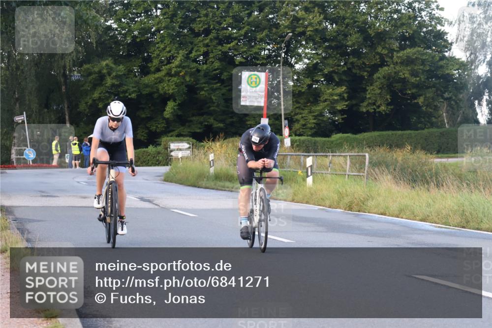 25.08.2024 - Elbe Triathlon Hamburg Fuchs,  Jonas http://msf.ph/oto/6841271 25.08.2024 08:57:26 Radfahren 52, 61, 194, 138 meine-sportfotos.de