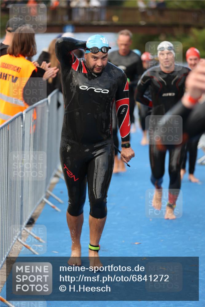 25.08.2024 - Elbe Triathlon Hamburg H.Heesch http://msf.ph/oto/6841272 25.08.2024 08:44:35 Schwimmen 80, 120, 124, 134, 145, 152, 161, 166, 186, 188, 197 meine-sportfotos.de
