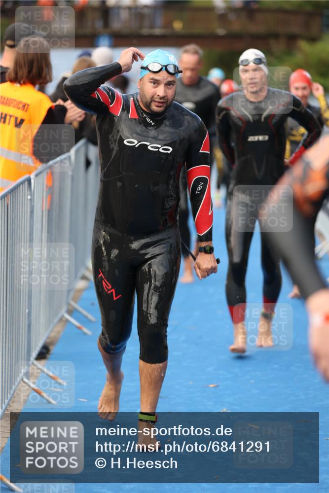 25.08.2024 - Elbe Triathlon Hamburg H.Heesch http://msf.ph/oto/6841291 25.08.2024 08:44:35 Schwimmen 80, 120, 124, 134, 145, 152, 161, 166, 186, 188, 197 meine-sportfotos.de
