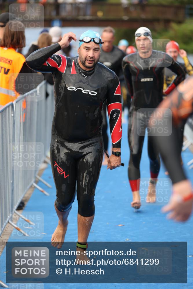 25.08.2024 - Elbe Triathlon Hamburg H.Heesch http://msf.ph/oto/6841299 25.08.2024 08:44:35 Schwimmen 80, 120, 124, 134, 145, 152, 161, 166, 186, 188, 197 meine-sportfotos.de