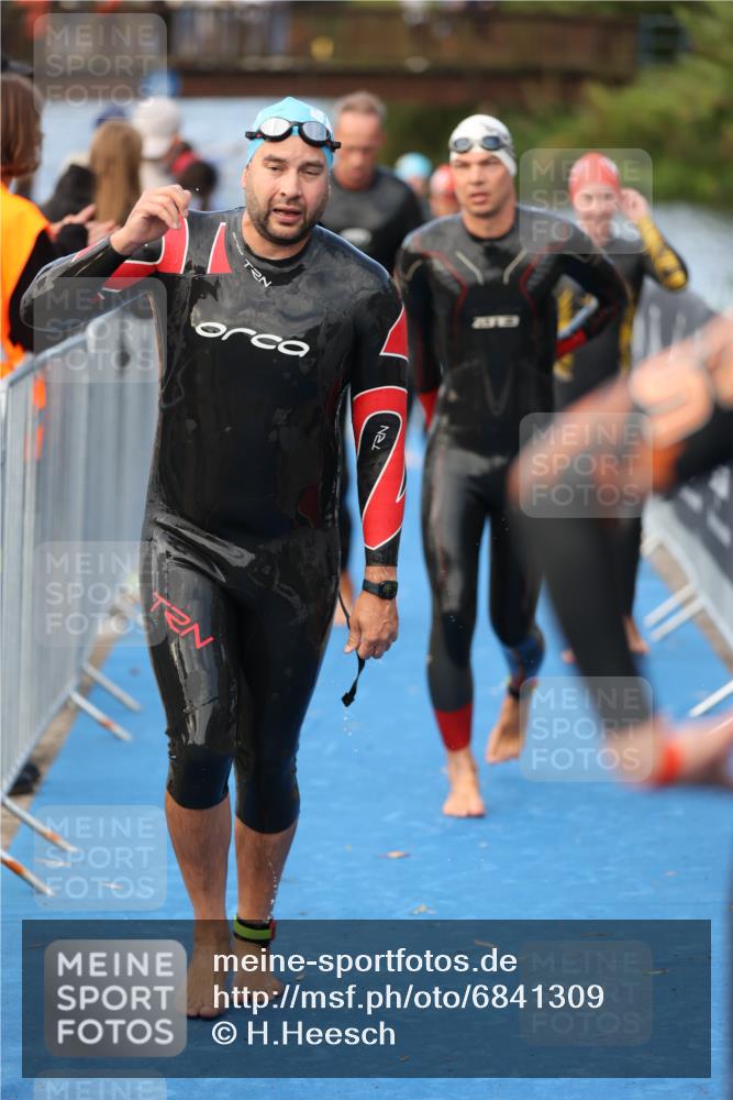 25.08.2024 - Elbe Triathlon Hamburg H.Heesch http://msf.ph/oto/6841309 25.08.2024 08:44:35 Schwimmen 80, 120, 124, 134, 145, 152, 161, 166, 186, 188, 197 meine-sportfotos.de