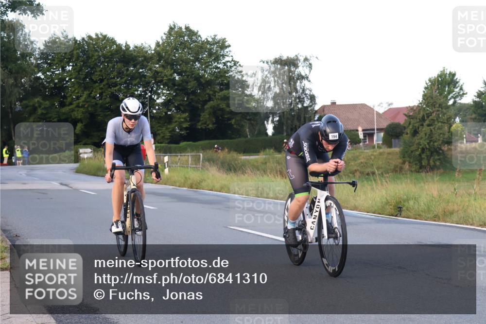 25.08.2024 - Elbe Triathlon Hamburg Fuchs,  Jonas http://msf.ph/oto/6841310 25.08.2024 08:57:27 Radfahren 61, 194, 138 meine-sportfotos.de
