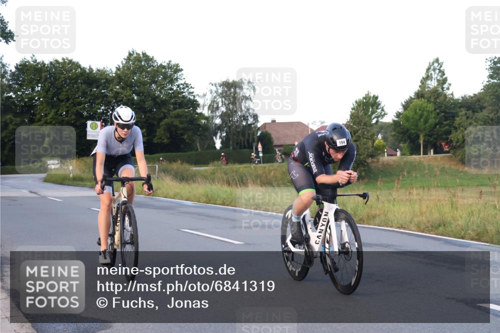 25.08.2024 - Elbe Triathlon Hamburg Fuchs,  Jonas http://msf.ph/oto/6841319 25.08.2024 08:57:28 Radfahren 61, 194, 138 meine-sportfotos.de
