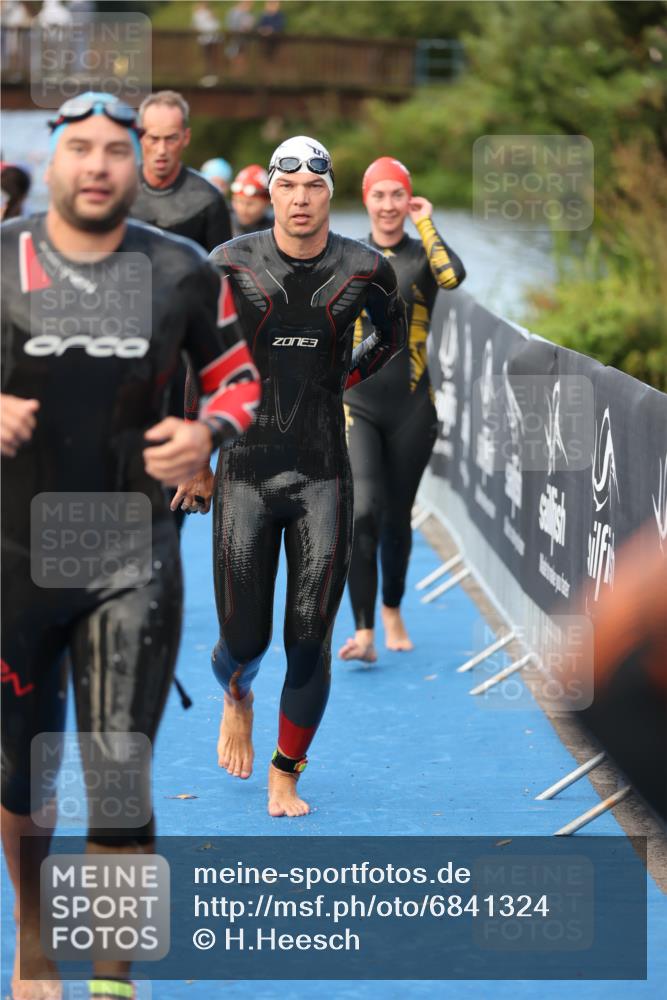 25.08.2024 - Elbe Triathlon Hamburg H.Heesch http://msf.ph/oto/6841324 25.08.2024 08:44:35 Schwimmen 80, 120, 124, 134, 145, 152, 161, 166, 186, 188, 197 meine-sportfotos.de