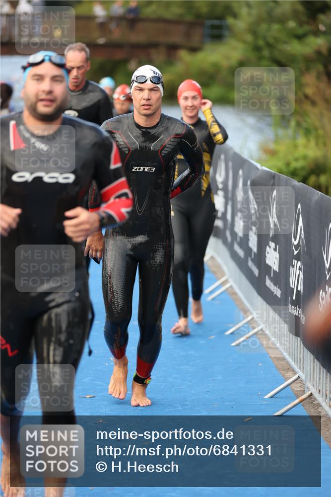 25.08.2024 - Elbe Triathlon Hamburg H.Heesch http://msf.ph/oto/6841331 25.08.2024 08:44:35 Schwimmen 80, 120, 124, 134, 145, 152, 161, 166, 186, 188, 197 meine-sportfotos.de