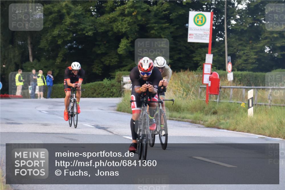 25.08.2024 - Elbe Triathlon Hamburg Fuchs,  Jonas http://msf.ph/oto/6841360 25.08.2024 08:57:36 Radfahren 58, 97, 185 meine-sportfotos.de