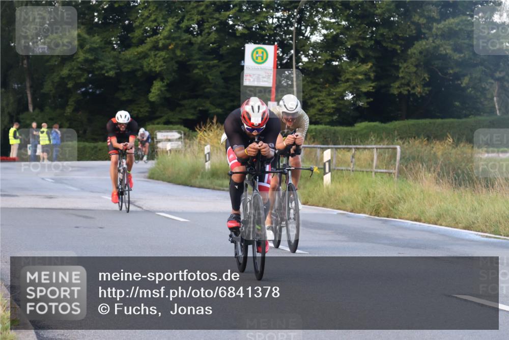 25.08.2024 - Elbe Triathlon Hamburg Fuchs,  Jonas http://msf.ph/oto/6841378 25.08.2024 08:57:37 Radfahren 58, 97, 185, 126 meine-sportfotos.de